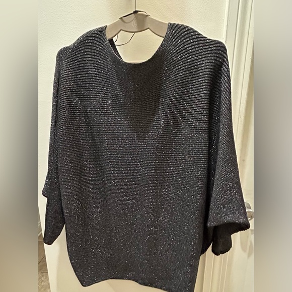 Black with silver sparkle Philosophy sweater size 1X. Like new condition - Picture 1 of 4